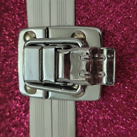 Brand New CABOODLES Y2K GLITTER MINI MAKE-UP TRAIN COSMETICS CASE - Picture 5 of 8